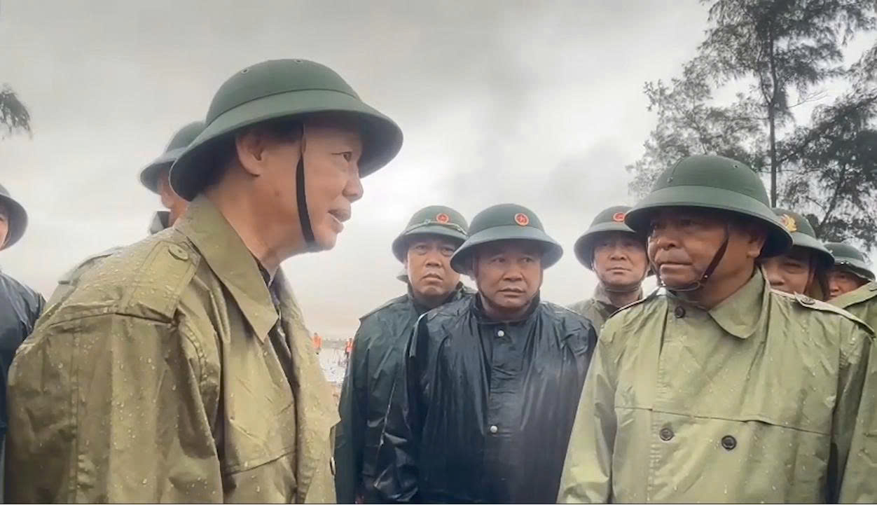 bao-so-5-ap-sat-bo-bien-nghe-an-nhieu-tuyen-de-co-nguy-co-tran-101049_562