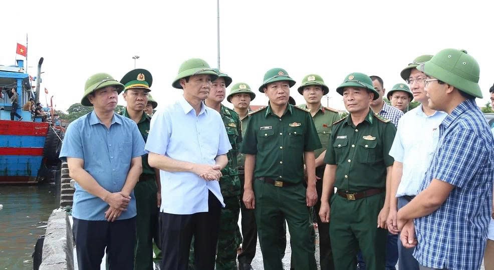 bao-so-5-giu-suc-gio-cap-14-ap-sat-bo-bien-nghe-an-091831_259