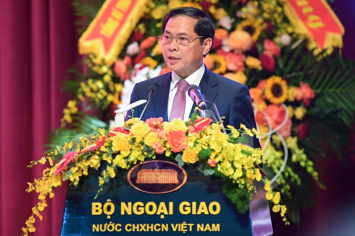 Phó Thủ tướng, Bộ trưởng Ngoại giao Bùi Thanh Sơn phát biểu tại lễ kỷ niệm. Ảnh: Tùng Đinh. Phó Thủ tướng, Bộ trưởng Ngoại giao Bùi Thanh Sơn phát biểu tại lễ kỷ niệm. Ảnh: Tùng Đinh.