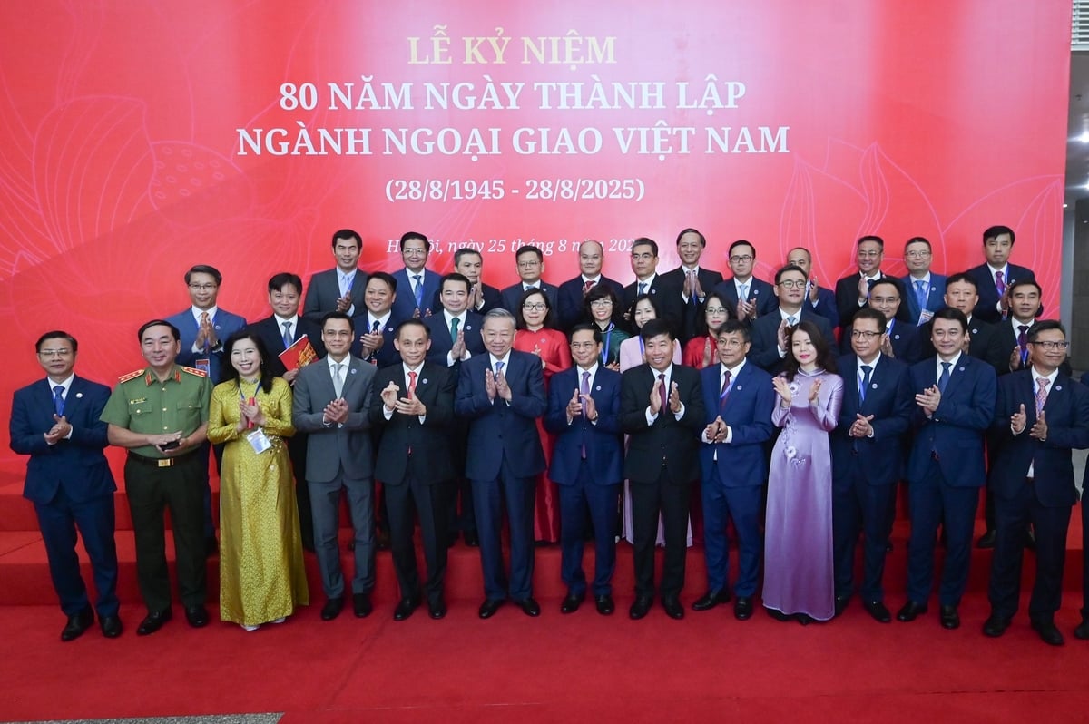Sáng 25/8, Bộ Ngoại giao kỷ niệm 80 năm thành lập ngành ngoại giao Việt Nam. Ảnh: Tùng Đinh. Sáng 25/8, Bộ Ngoại giao kỷ niệm 80 năm thành lập ngành ngoại giao Việt Nam. Ảnh: Tùng Đinh.