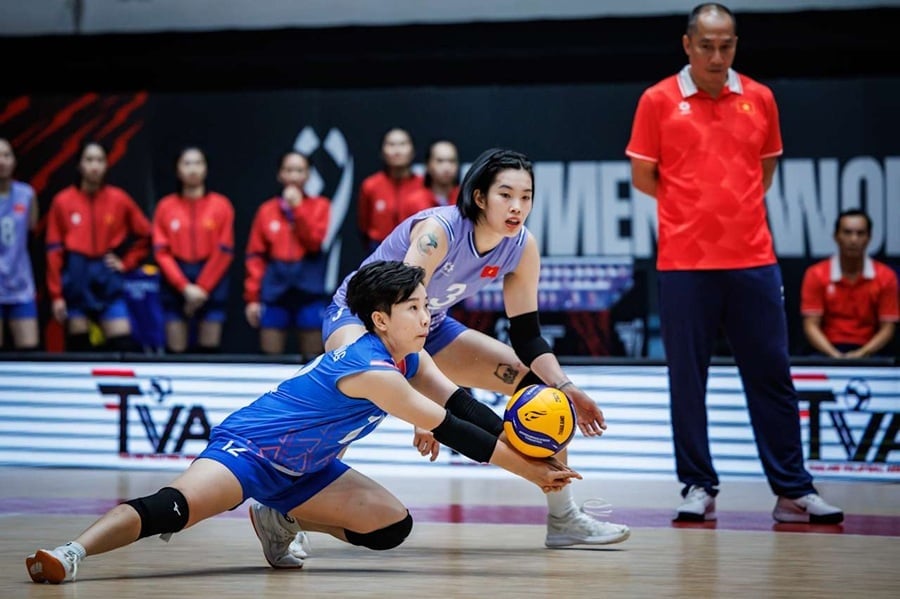 Đội tuyển bóng chuyền nữ Việt Nam thi đấu đầy nỗ lực trước đội tuyển Đức. Ảnh:FIVB. Đội tuyển bóng chuyền nữ Việt Nam thi đấu đầy nỗ lực trước đội tuyển Đức. Ảnh:FIVB.