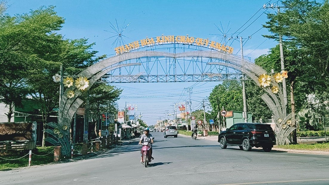 Cơ sở hạ tầng được đầu tư đồng bộ, đáp ứng nhu cầu vận chuyển và đi lại của người dân. Ảnh: Thanh Bạch. Cơ sở hạ tầng được đầu tư đồng bộ, đáp ứng nhu cầu vận chuyển và đi lại của người dân. Ảnh: Thanh Bạch.