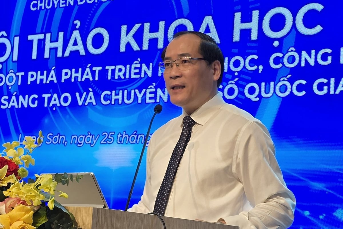 Ông Huyên cho biết, Hội thảo là dịp để tỉnh tiếp nhận định hướng chiến lược, học hỏi kinh nghiệm, thúc đẩy mạnh mẽ khoa học công nghệ, đổi mới sáng tạo và chuyển đổi số. Ảnh: Hoàng Nghĩa.
