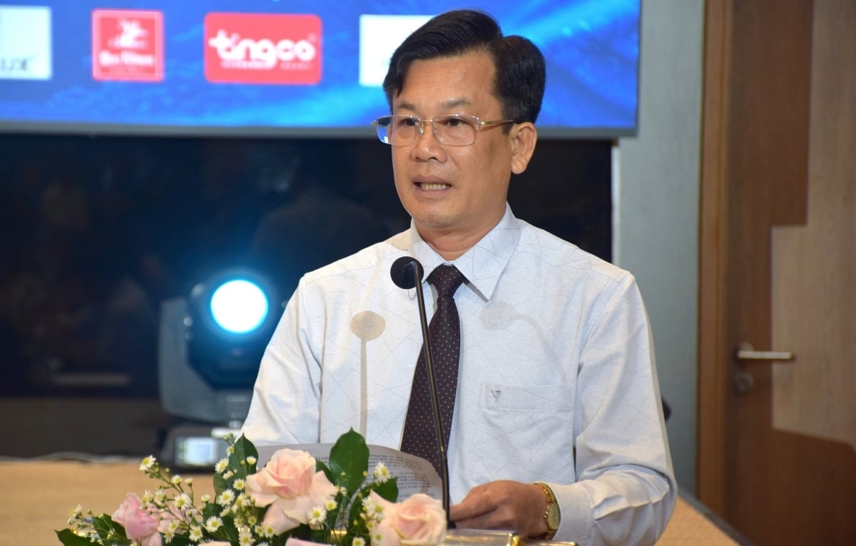 Ông Cao Thanh Thương, Giám đốc Sở Nông nghiệp và Môi trường Gia Lai, thông báo về Lễ hội và những điểm nhấn trong Lễ hội tinh hoa Đại ngàn - Biển xanh hội tụ. Ảnh: V.Đ.T. Ông Cao Thanh Thương, Giám đốc Sở Nông nghiệp và Môi trường Gia Lai, thông báo về Lễ hội và những điểm nhấn trong Lễ hội tinh hoa Đại ngàn - Biển xanh hội tụ. Ảnh: V.Đ.T.