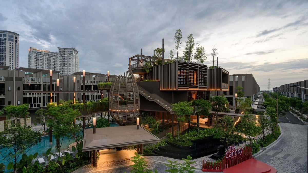 Nhà câu lại bộ The Canopy nổi bật tại trung tâm khuôn viên The Orchard với thiết kế bốn tầng dành riêng cho cư dân. Ảnh: CLD. Nhà câu lại bộ The Canopy nổi bật tại trung tâm khuôn viên The Orchard với thiết kế bốn tầng dành riêng cho cư dân. Ảnh: CLD.