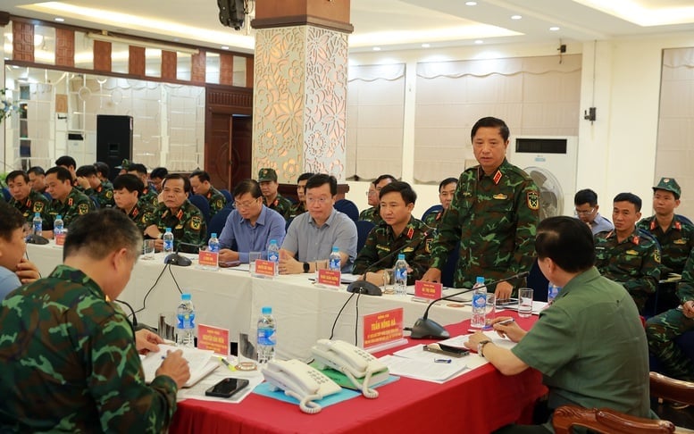 Cuộc họp Ban Chỉ đạo tiền phương ứng phó bão số 5 ngay sau khi bão số 5 đổ bộ. Ảnh: VGP/Minh Khôi. Cuộc họp Ban Chỉ đạo tiền phương ứng phó bão số 5 ngay sau khi bão số 5 đổ bộ. Ảnh: VGP/Minh Khôi.