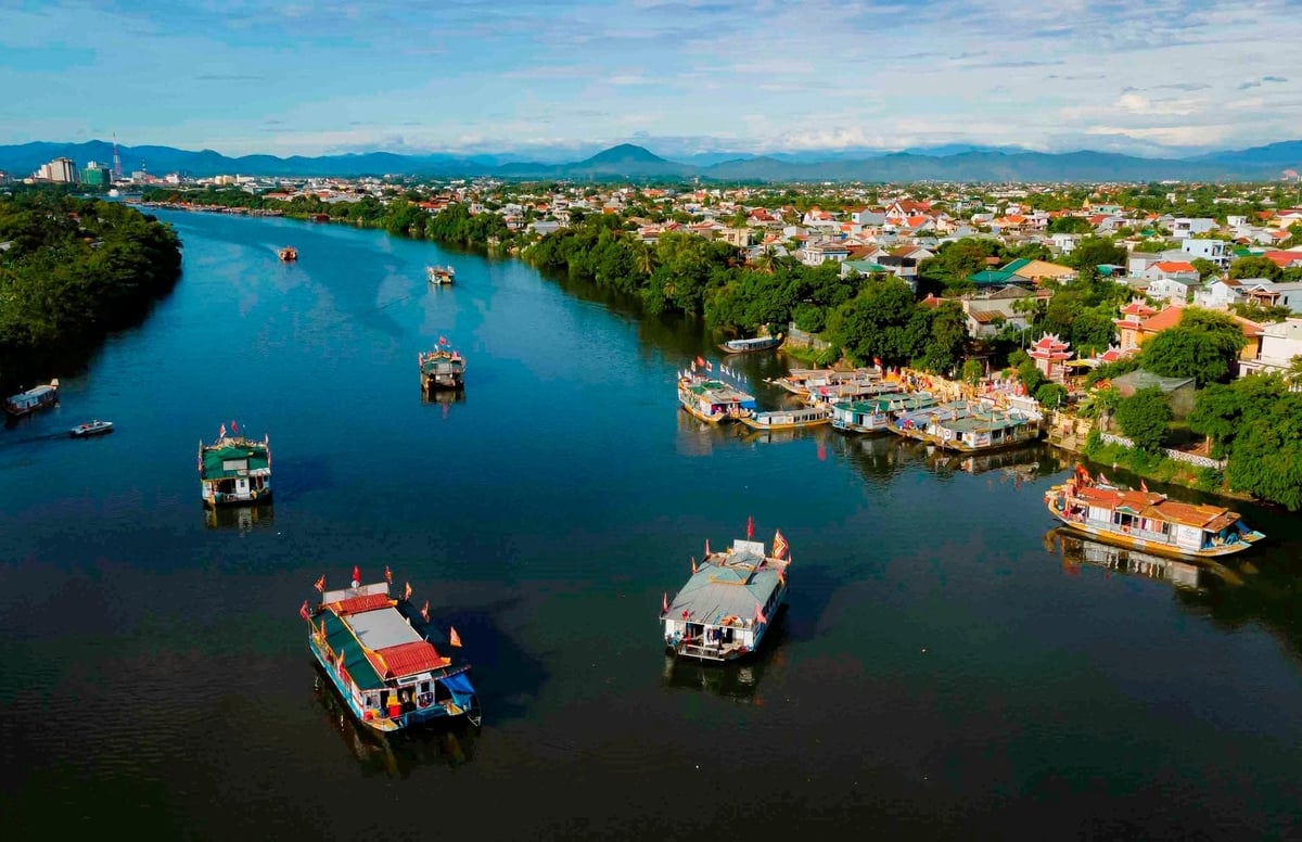 Lễ hội Điện Huệ Nam dự kiến diễn ra từ 30/8 đến 1/9/2025, đây là di sản văn hóa phi vật thể quốc gia, gắn liền với tín ngưỡng thờ Mẫu Tam Phủ – di sản văn hóa phi vật thể đại diện của nhân loại được UNESCO công nhận. Ảnh: Đình Hoàng.