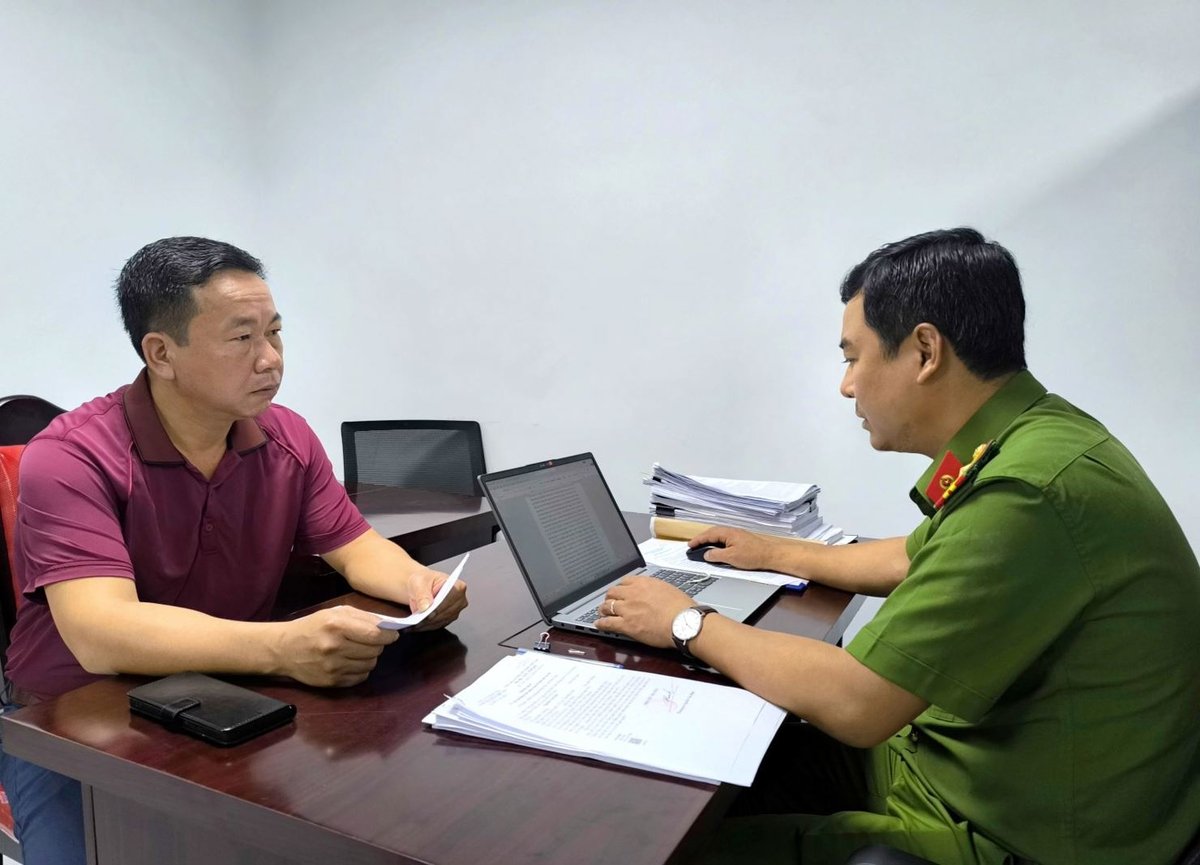 Đối tượng Nguyễn Văn San tại cơ quan điều tra. Ảnh: Công an tỉnh Bắc Ninh.