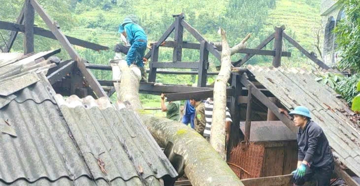 Mưa lớn gây thiệt hại nhiều nhà dân ở Tuyên Quang. Ảnh: A. Dũng.