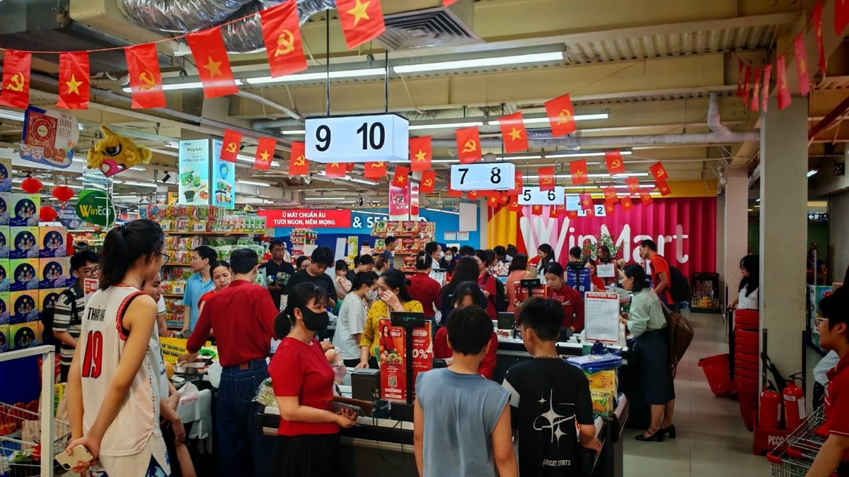Tấp nập khách hàng mua sắm dịp lễ 2/9 tại siêu thị WinMart. Ảnh: Masan. Tấp nập khách hàng mua sắm dịp lễ 2/9 tại siêu thị WinMart. Ảnh: Masan.