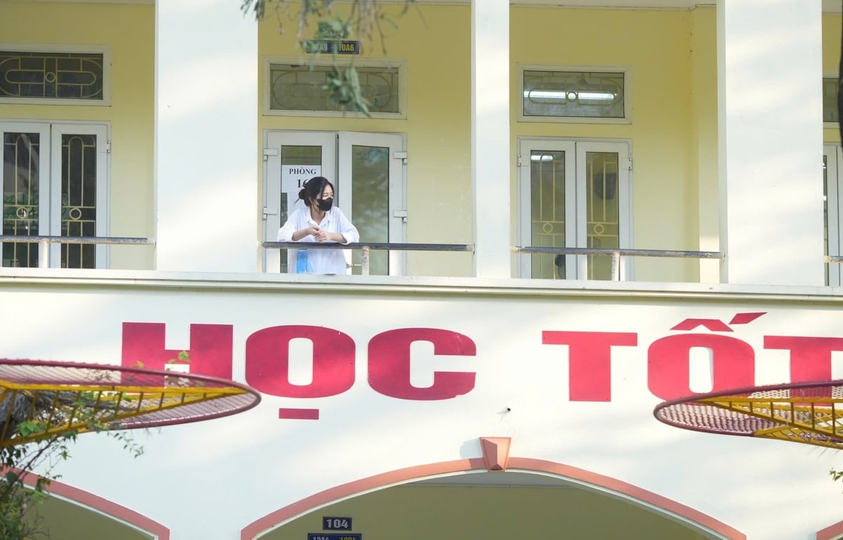 Nghị quyết 71 đặt mục tiêu đến năm 2030, có ít nhất 80% trường phổ thông đạt chuẩn quốc gia. Ảnh: Lan Chi. Nghị quyết 71 đặt mục tiêu đến năm 2030, có ít nhất 80% trường phổ thông đạt chuẩn quốc gia. Ảnh: Lan Chi.