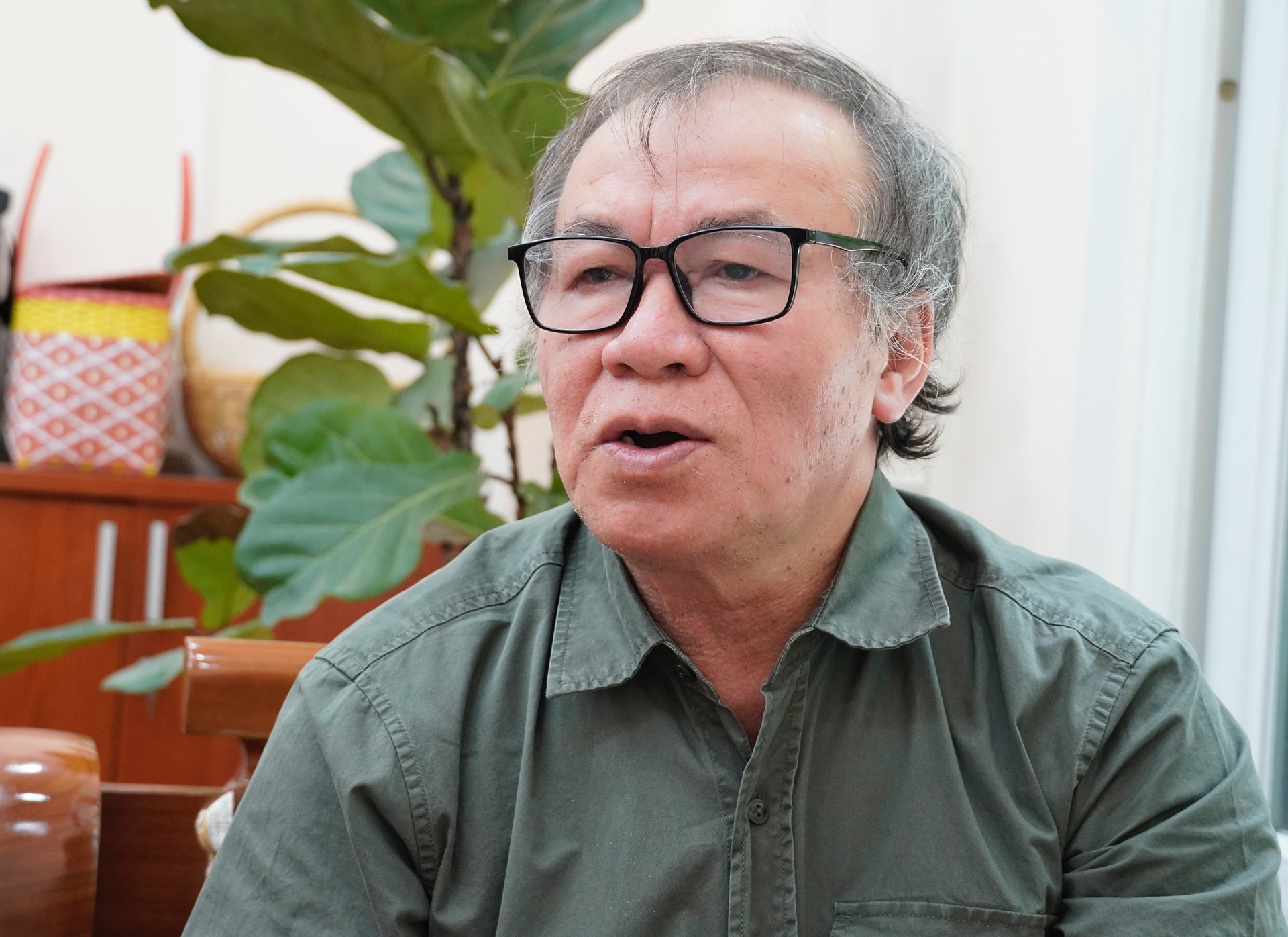 TS. Nguyễn Đăng Nghĩa, chuyên gia nông nghiệp cho biết, Việt Nam mỗi năm dư thừa khoảng 15 triệu tấn phế phụ phẩm nông nghiệp, đây không phải chất thải mà là nguồn tài nguyên cần được tái tuần hoàn, tránh lãng phí và ô nhiễm môi trường. Ảnh: Hồng Thắm. TS. Nguyễn Đăng Nghĩa, chuyên gia nông nghiệp cho biết, Việt Nam mỗi năm dư thừa khoảng 15 triệu tấn phế phụ phẩm nông nghiệp, đây không phải chất thải mà là nguồn tài nguyên cần được tái tuần hoàn, tránh lãng phí và ô nhiễm môi trường. Ảnh: Hồng Thắm.