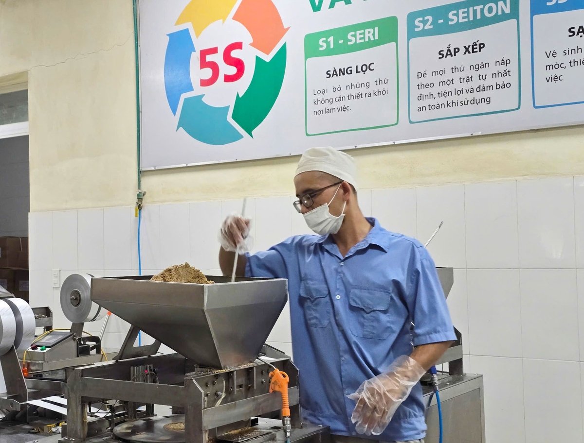 The production process is automated, meeting food safety and hygiene standards. Photo: Dinh Muoi.
