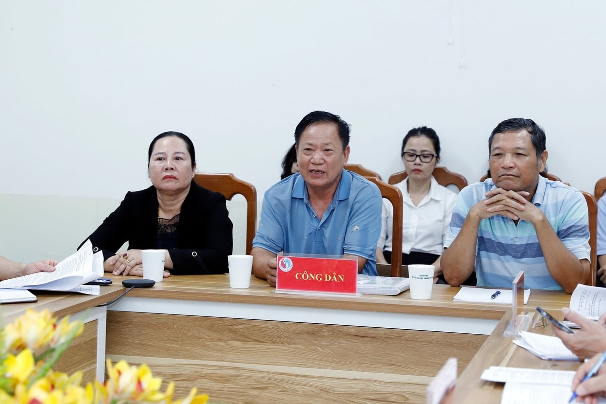 Công ty TNHH Vật tư Nông nghiệp Quang Viễn do ông Nguyễn Hữu Thu làm đại diện kiến nghị giải quyết khiếu nại tại cuộc họp tiếp công dân của Quyền Bộ trưởng Trần Đức Thắng. Ảnh: Khương Trung.