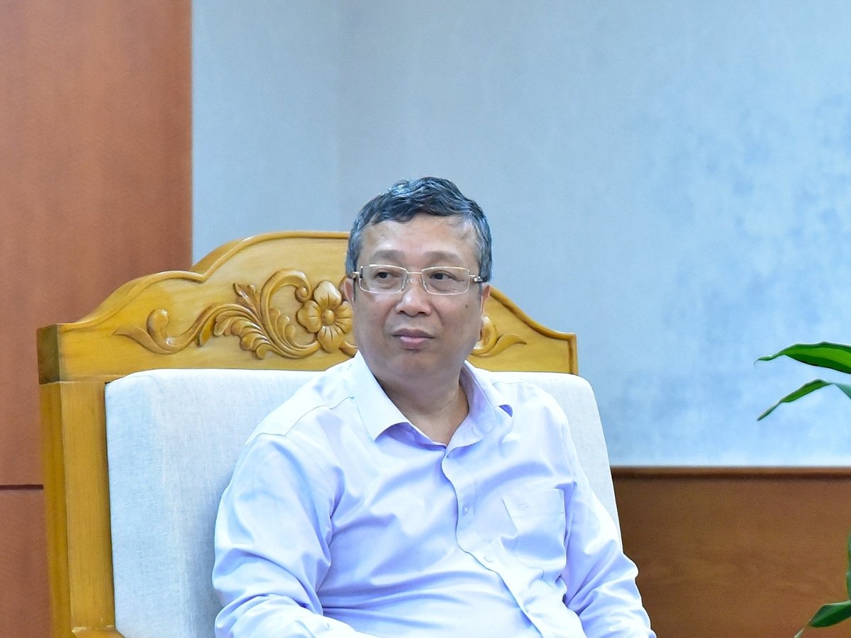 Thứ trưởng Hoàng Trung lắng nghe chia sẻ, đề xuất của Dragonberry Produce trong nâng cao chất lượng trái cây xuất khẩu của Việt Nam. Ảnh: Kiều Chi. Thứ trưởng Hoàng Trung lắng nghe chia sẻ, đề xuất của Dragonberry Produce trong nâng cao chất lượng trái cây xuất khẩu của Việt Nam. Ảnh: Kiều Chi.