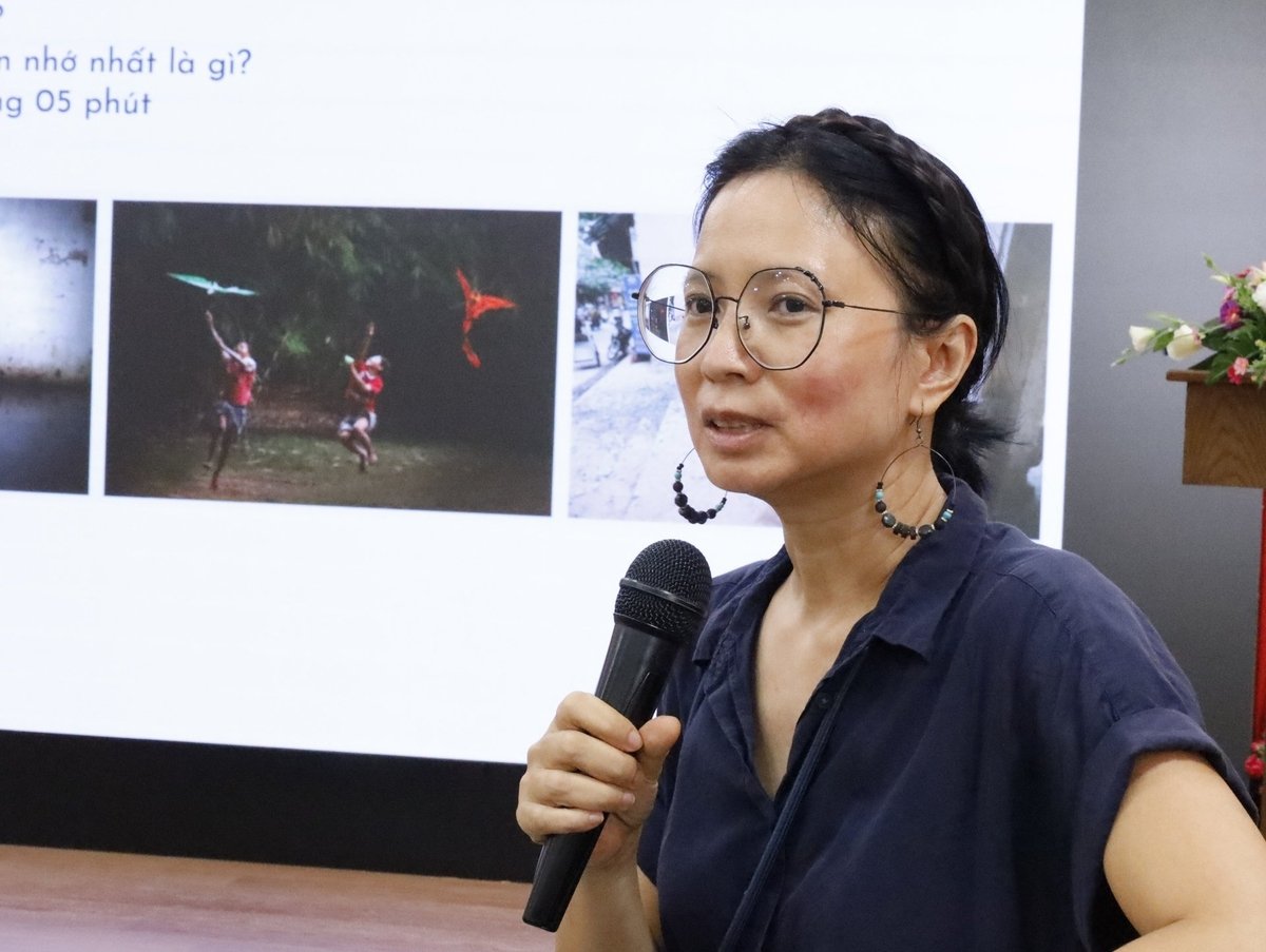 KTS Chu Kim Đức chia sẻ, TPG đã phối hợp biến những khu vực từng bị coi là điểm nóng ô nhiễm như bãi rác, cống thải, bãi đỗ xe tự phát… thành không gian công cộng. Ảnh: Hoàng Hiền. KTS Chu Kim Đức chia sẻ, TPG đã phối hợp biến những khu vực từng bị coi là điểm nóng ô nhiễm như bãi rác, cống thải, bãi đỗ xe tự phát… thành không gian công cộng. Ảnh: Hoàng Hiền.