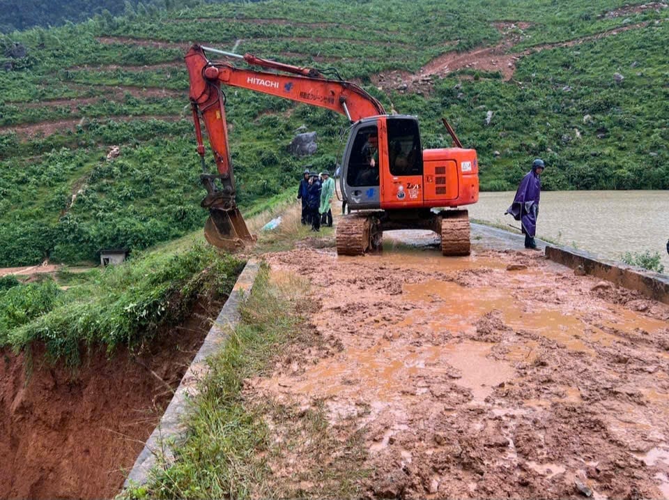 Mưa lũ đe dọa nhiều công trình thủy lợi bị xuống cấp ở tỉnh Phú Thọ. Ảnh: QT. Mưa lũ đe dọa nhiều công trình thủy lợi bị xuống cấp ở tỉnh Phú Thọ. Ảnh: QT.