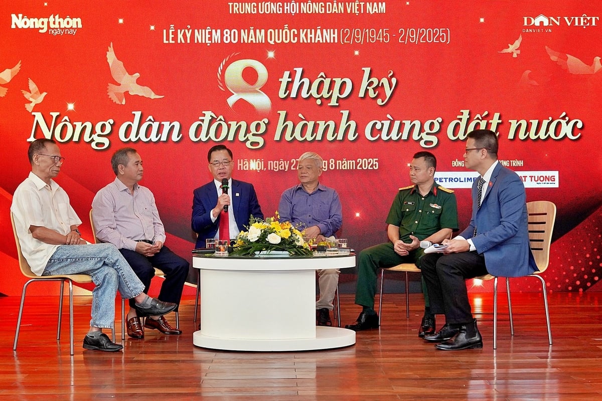 Tọa đàm '8 thập kỷ nông dân đồng hành cùng đất nước' quy tụ diễn giả đến từ các ngành, nghề khác nhau. Ảnh: Bảo Thắng. Tọa đàm '8 thập kỷ nông dân đồng hành cùng đất nước' quy tụ diễn giả đến từ các ngành, nghề khác nhau. Ảnh: Bảo Thắng.