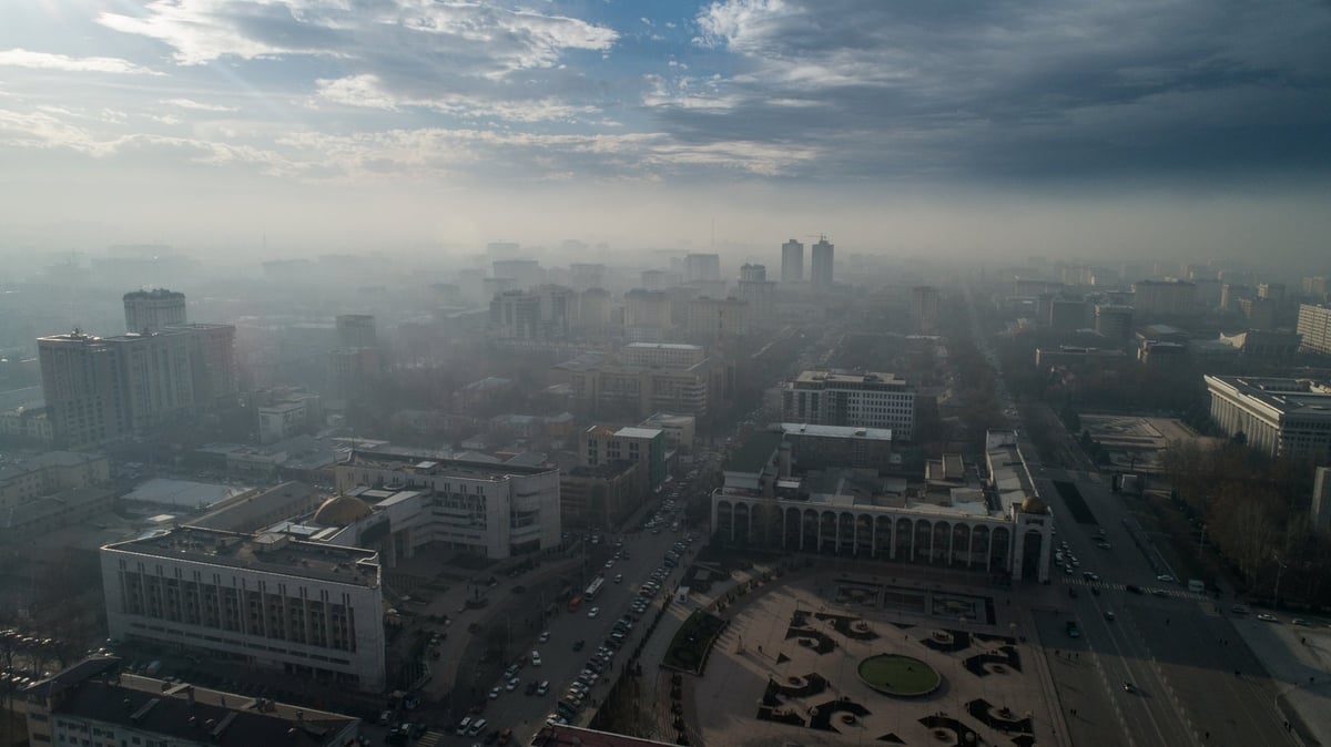 Bishkek, nơi sinh sống của hơn một triệu dân, nhiều năm nằm trong nhóm 10 thành phố ô nhiễm nhất thế giới theo chỉ số của IQAir. Ảnh minh họa: UNDP. Bishkek, nơi sinh sống của hơn một triệu dân, nhiều năm nằm trong nhóm 10 thành phố ô nhiễm nhất thế giới theo chỉ số của IQAir. Ảnh minh họa: UNDP.