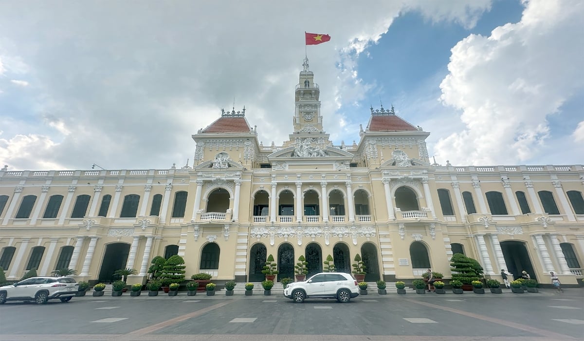 TP.HCM quyết tâm hoàn thành mục tiêu tăng trưởng năm 2025 với GRDP đạt 8,5% trở lên; riêng 6 tháng cuối năm 2025, phấn đấu tăng 10,3%. Ảnh: Tường Tú.