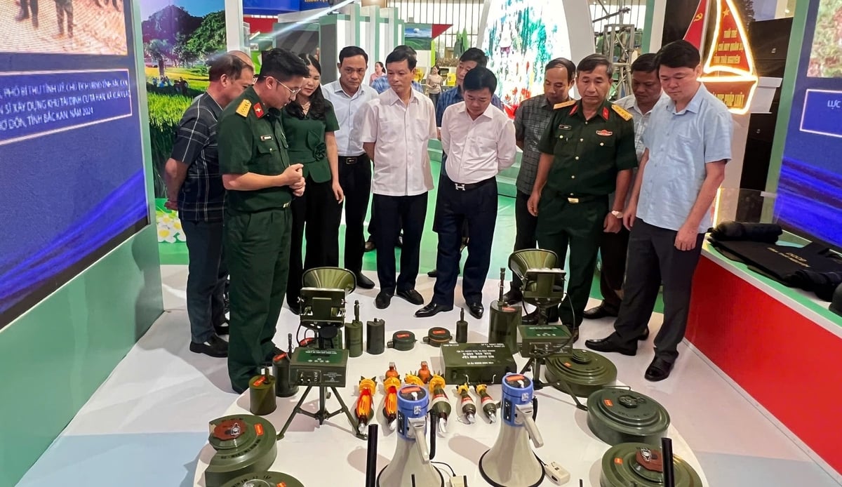 Lãnh đạo tỉnh Thái Nguyên kiểm tra công tác chuẩn bị tại Trung tâm Hội chợ triển lãm quốc gia. Ảnh: Quang Linh. Lãnh đạo tỉnh Thái Nguyên kiểm tra công tác chuẩn bị tại Trung tâm Hội chợ triển lãm quốc gia. Ảnh: Quang Linh.