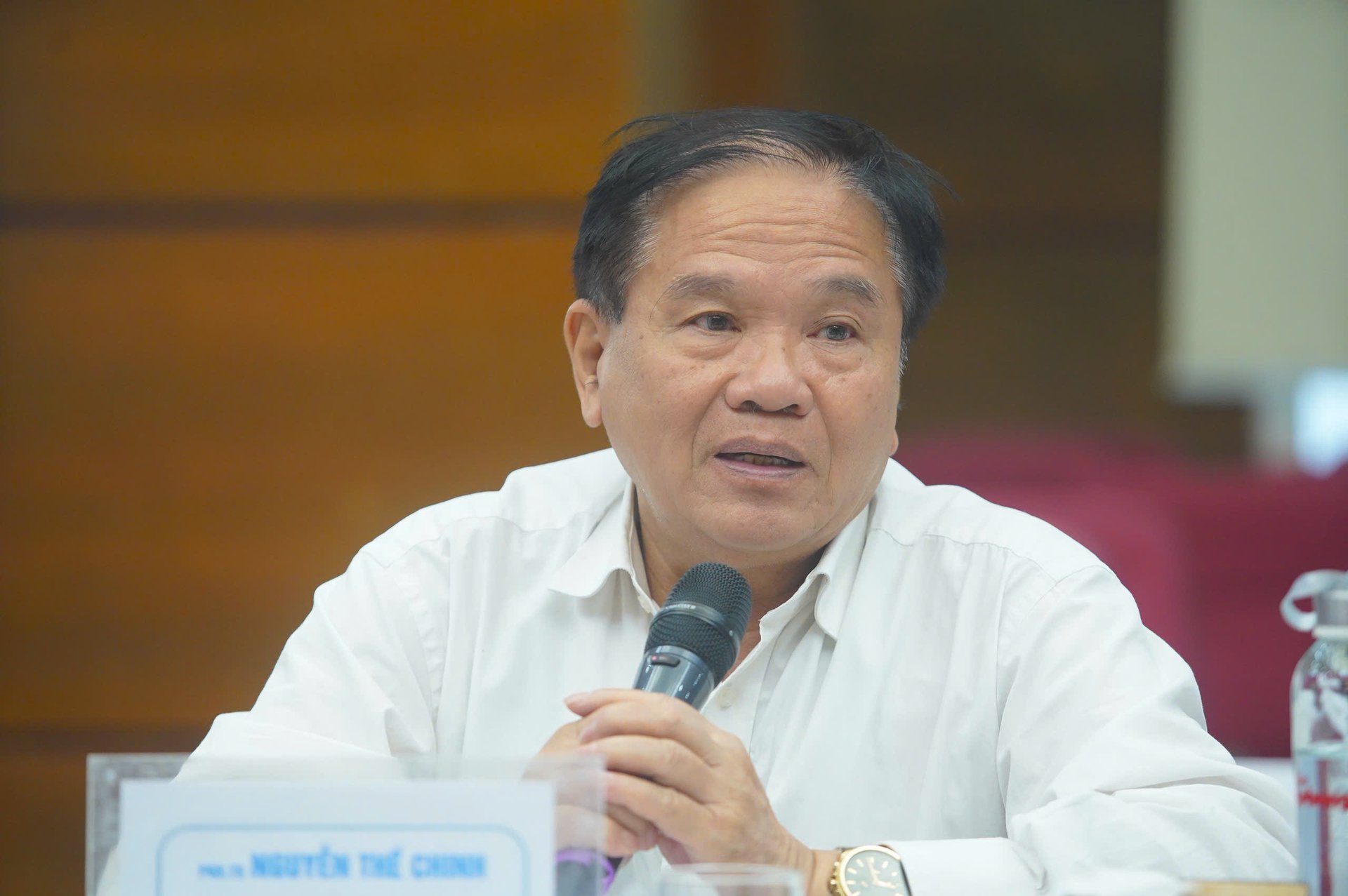 PGS.TS Nguyễn Thế Chinh cho rằng, doanh nghiệp cần tiên phong trong phát triển sản phẩm nhãn sinh thái. Ảnh: Nguyễn Hoài. PGS.TS Nguyễn Thế Chinh cho rằng, doanh nghiệp cần tiên phong trong phát triển sản phẩm nhãn sinh thái. Ảnh: Nguyễn Hoài.