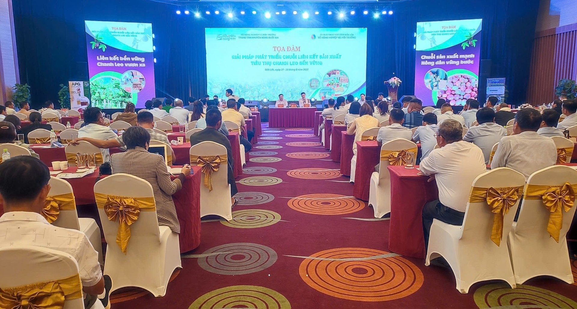 Tọa đàm có sự tham dự của nhiều chuyên gia, nhà khoa học, cơ quan quản lý và doanh nghiệp, HTX... Ảnh: Trần Thọ Tọa đàm có sự tham dự của nhiều chuyên gia, nhà khoa học, cơ quan quản lý và doanh nghiệp, HTX... Ảnh: Trần Thọ