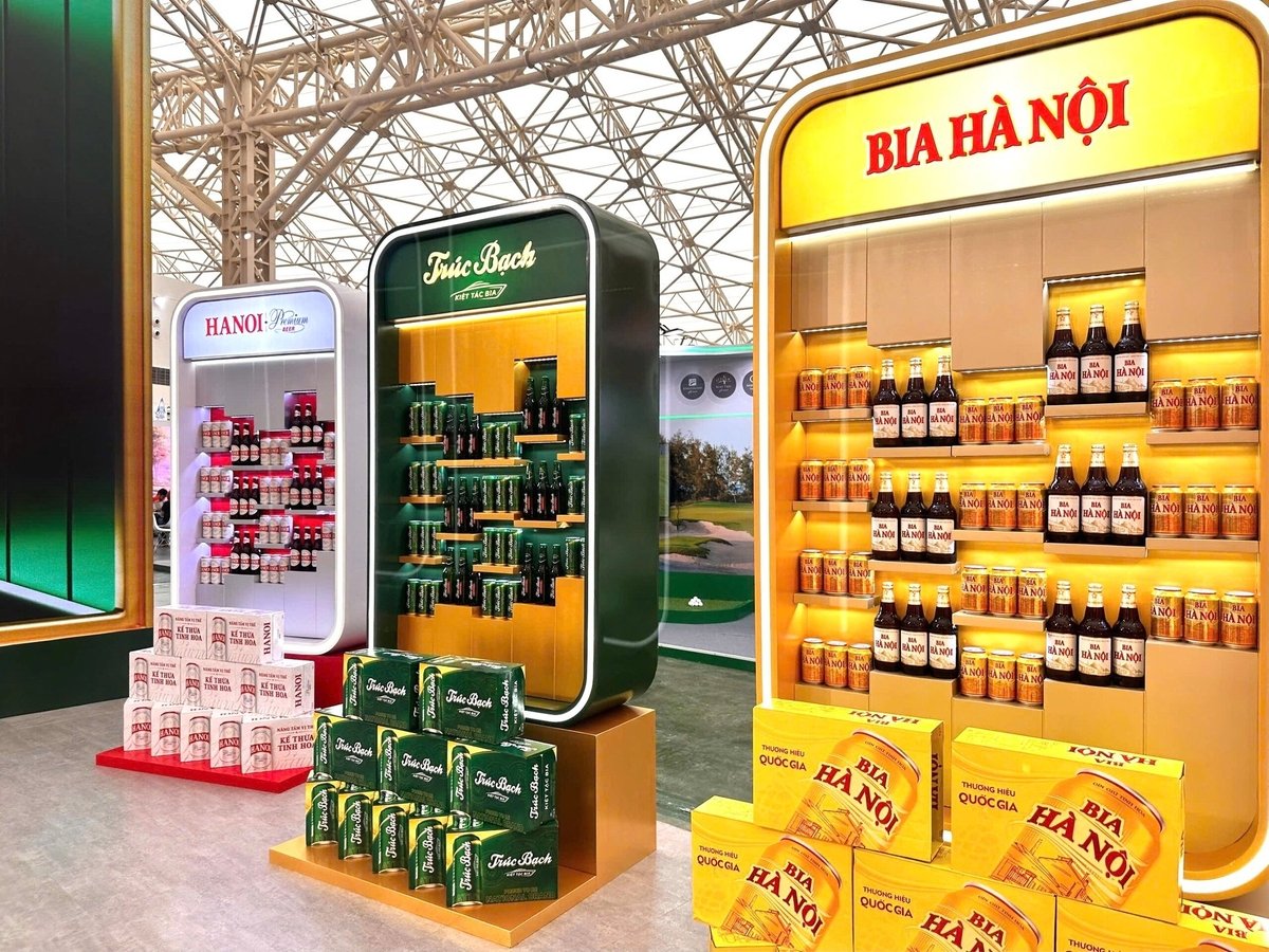 Trưng bày đa dạng các sản phẩm của HABECO. Ảnh: HABECO.