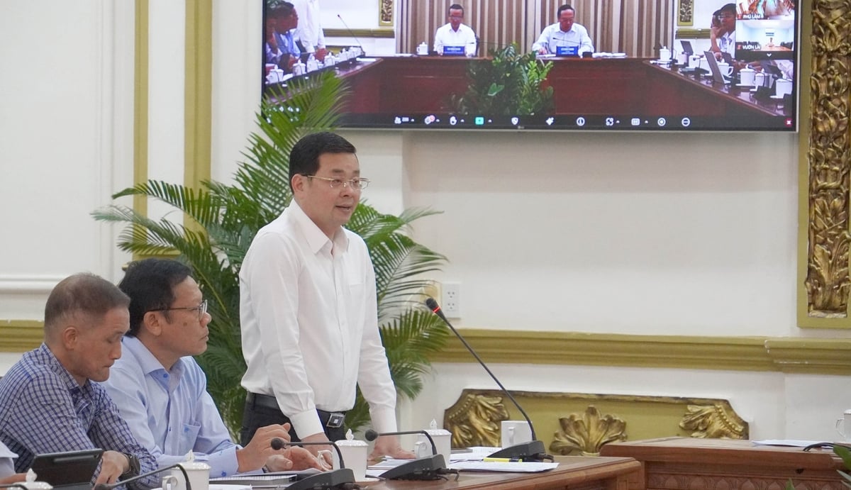 Ông Nguyễn Toàn Thắng: 'Cán bộ cấp xã còn mỏng, nhiều vị trí phải kiêm nhiệm, khiến việc thực thi chính quyền 2 cấp gặp lúng túng'. Ảnh: Lê Bình. Ông Nguyễn Toàn Thắng: 'Cán bộ cấp xã còn mỏng, nhiều vị trí phải kiêm nhiệm, khiến việc thực thi chính quyền 2 cấp gặp lúng túng'. Ảnh: Lê Bình.