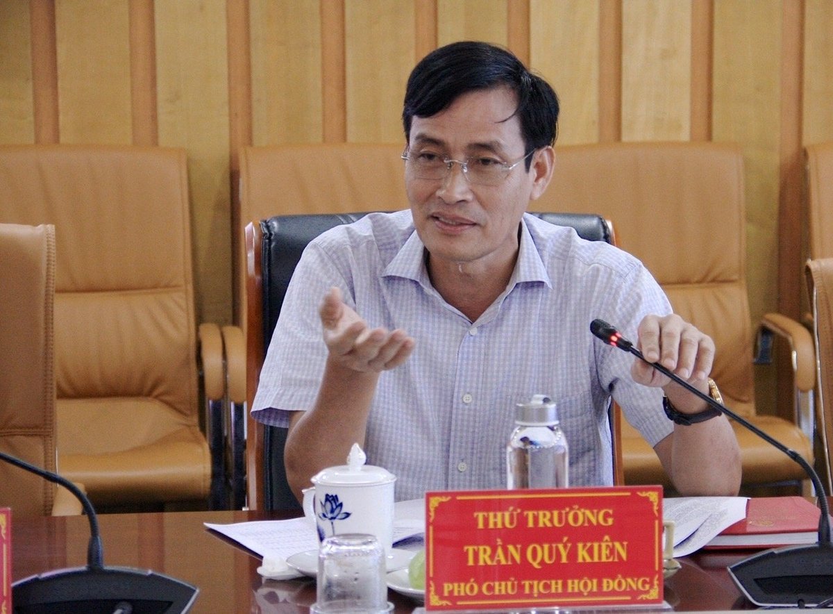 Thứ trưởng Bộ NN-MT Trần Quý Kiên chủ trì cuộc họp. Ảnh: Mai Đan. Thứ trưởng Bộ NN-MT Trần Quý Kiên chủ trì cuộc họp. Ảnh: Mai Đan.