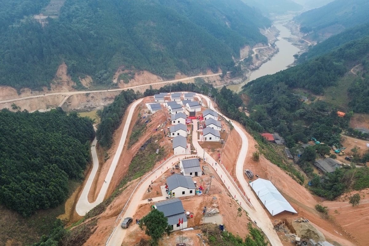 Petrovietnam là một trong những đơn vị tiên phong trong phong trào xóa nhà tạm, nhà dột nát. (Ảnh: Khu tái định cư thôn Kho Vàng, xã Cốc Lầu, huyện Bắc Hà, tỉnh Lào Cai do Petrovietnam phối hợp với tỉnh Lào Cai xây dựng). Ảnh: Petrovietnam. Petrovietnam là một trong những đơn vị tiên phong trong phong trào xóa nhà tạm, nhà dột nát. (Ảnh: Khu tái định cư thôn Kho Vàng, xã Cốc Lầu, huyện Bắc Hà, tỉnh Lào Cai do Petrovietnam phối hợp với tỉnh Lào Cai xây dựng). Ảnh: Petrovietnam.