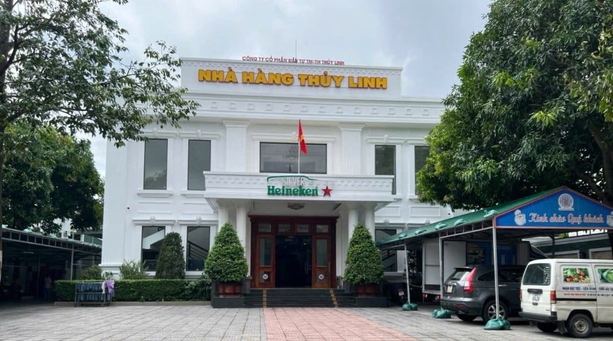 Nhà hàng Thủy Linh là đơn vị cung cấp thức ăn, tuy nhiên chất lượng các suất cơm quá 'hẻo'. Ảnh: Dương Quốc Vân. Nhà hàng Thủy Linh là đơn vị cung cấp thức ăn, tuy nhiên chất lượng các suất cơm quá 'hẻo'. Ảnh: Dương Quốc Vân.