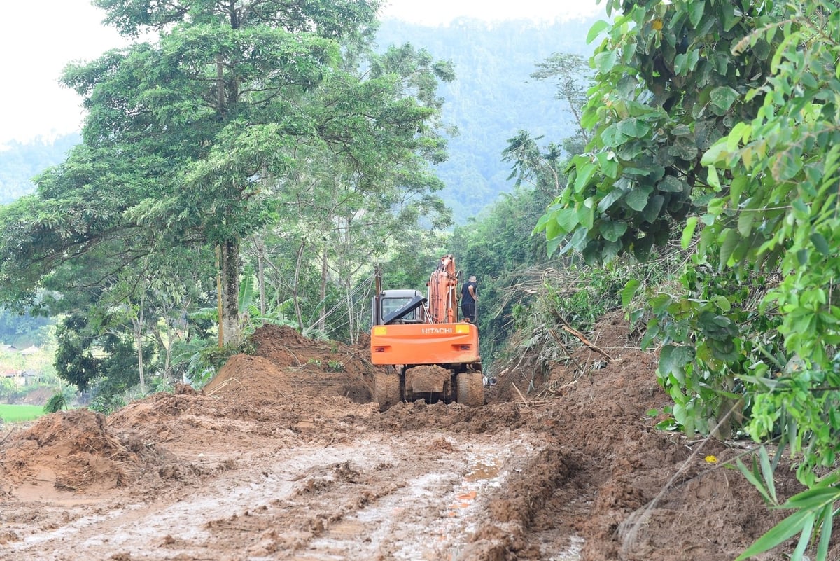 Thôn Na Nghịu và thôn Khong vẫn bị cô lập vì sạt lở. Ảnh: Thanh Tâm. Thôn Na Nghịu và thôn Khong vẫn bị cô lập vì sạt lở. Ảnh: Thanh Tâm.