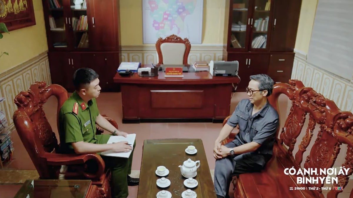 Ông Thứ yêu cầu Huy nhanh chóng làm rõ các vụ việc trong xã. Ảnh CMH Ông Thứ yêu cầu Huy nhanh chóng làm rõ các vụ việc trong xã. Ảnh CMH