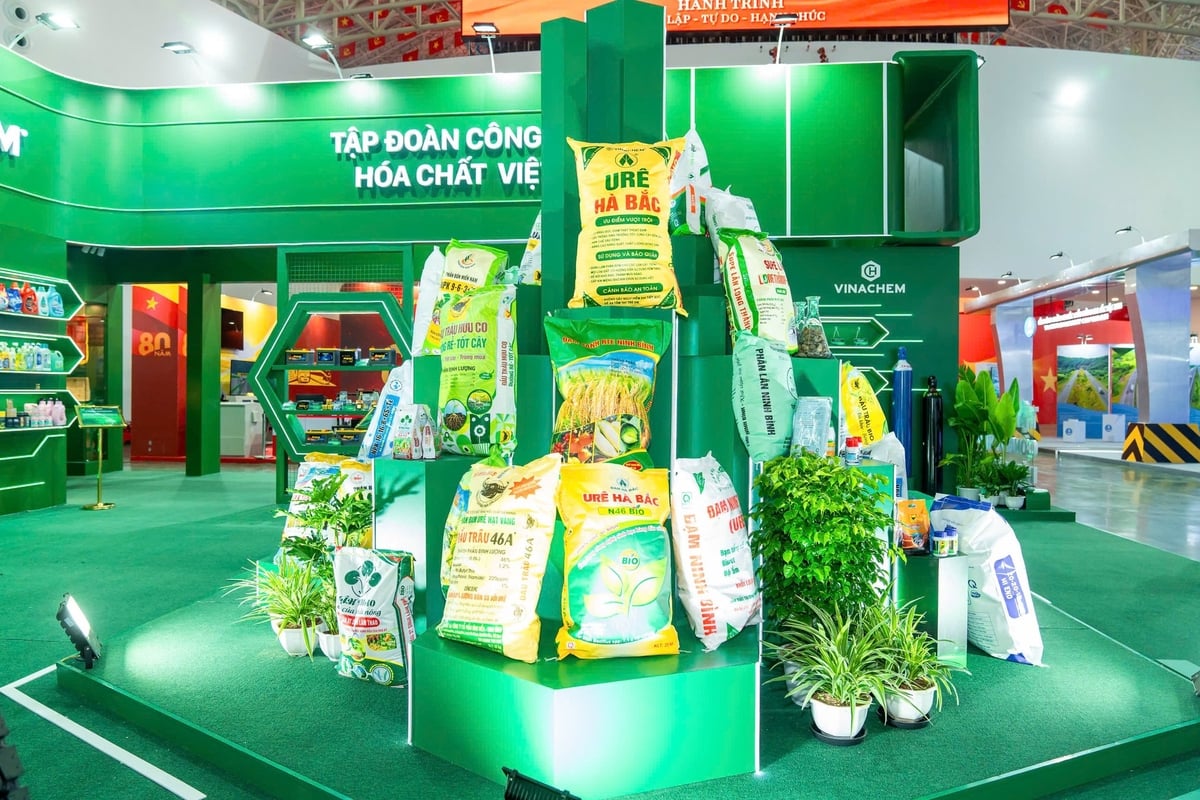 Khu trưng bày sản phẩm phân bón của Tập đoàn Hóa chất Việt Nam tại triển lãm. Ảnh. Vinachem. Khu trưng bày sản phẩm phân bón của Tập đoàn Hóa chất Việt Nam tại triển lãm. Ảnh. Vinachem.