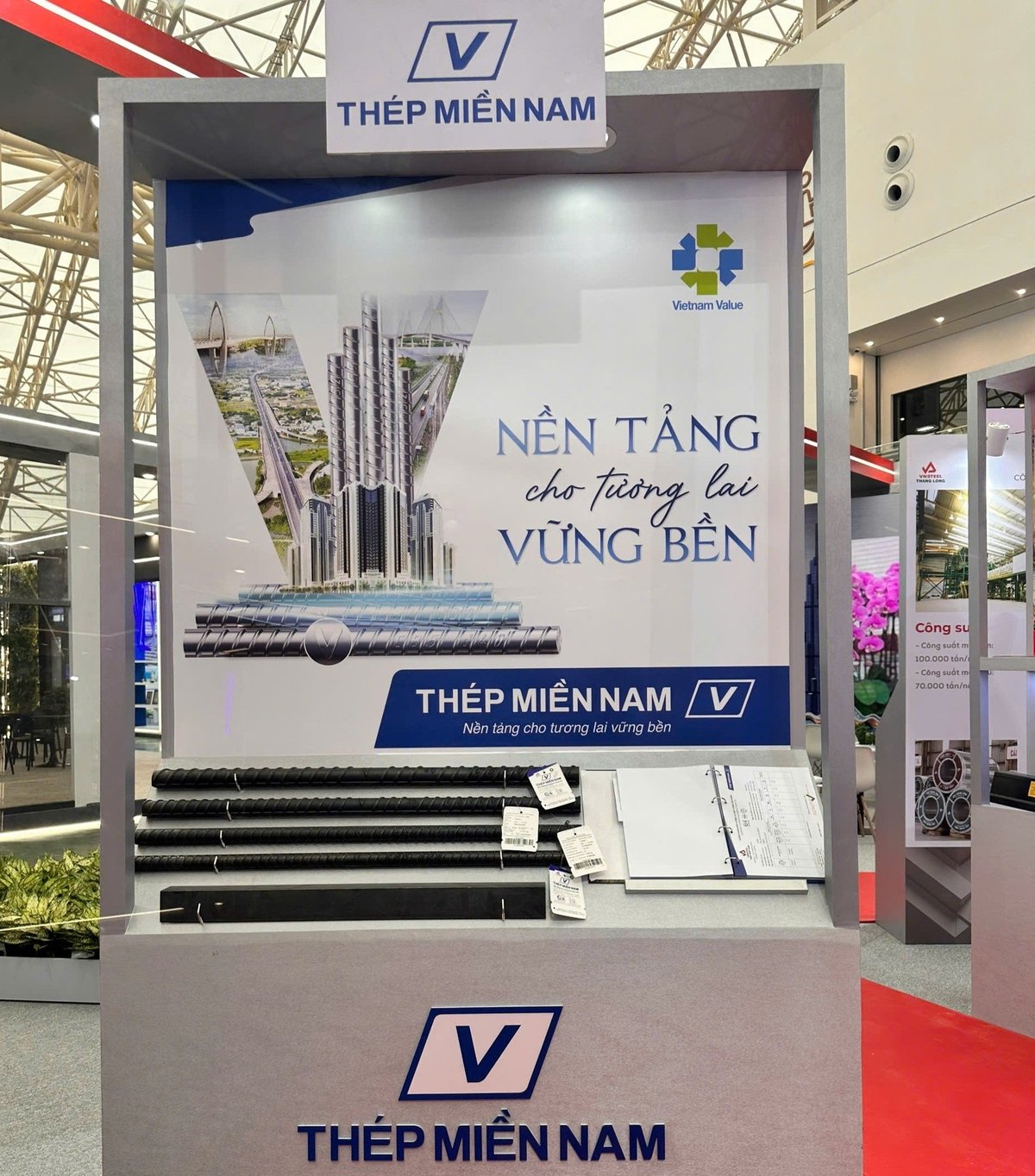 Gian triển lãm có sự tham gia góp mặt của Công ty TNHH MTV Thép Miền Nam - VNSTEEL. Ảnh: Hằng Thương. Gian triển lãm có sự tham gia góp mặt của Công ty TNHH MTV Thép Miền Nam - VNSTEEL. Ảnh: Hằng Thương.