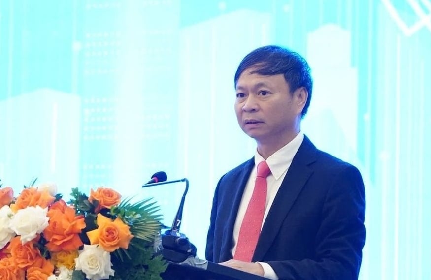 Thứ trưởng Hoàng Minh phân tích tầm quan trọng của trụ cột khoa học công nghệ, đổi mới sáng tạo và chuyển đổi số, hiện trạng tại Việt Nam cũng như các đề xuất phát triển. Ảnh: Mai Hà. Thứ trưởng Hoàng Minh phân tích tầm quan trọng của trụ cột khoa học công nghệ, đổi mới sáng tạo và chuyển đổi số, hiện trạng tại Việt Nam cũng như các đề xuất phát triển. Ảnh: Mai Hà.