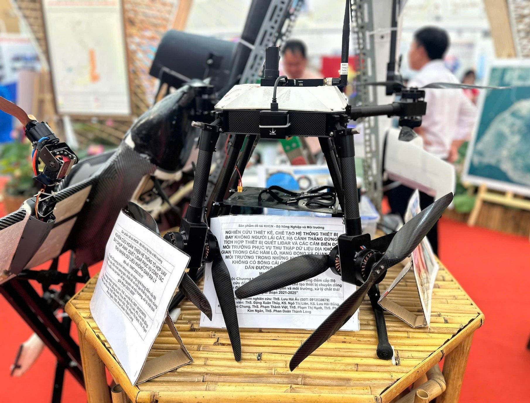 UAV bay chụp ảnh quét lidar phục vụ công tác thu nhận dữ liệu không gian địa lý. Ảnh: Nguyễn Thủy. UAV bay chụp ảnh quét lidar phục vụ công tác thu nhận dữ liệu không gian địa lý. Ảnh: Nguyễn Thủy.