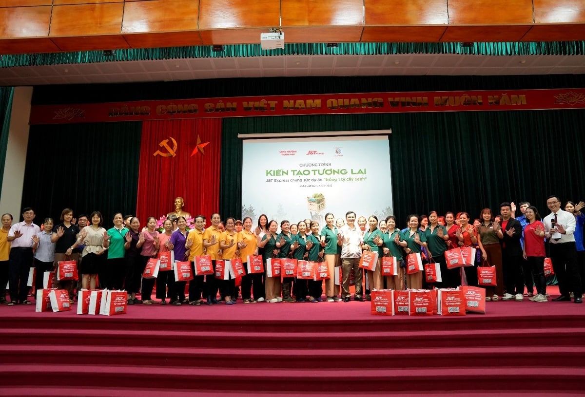 Sự kiện thu hút đông đảo người dân địa phương tham gia. Ảnh: J&T Express. Sự kiện thu hút đông đảo người dân địa phương tham gia. Ảnh: J&T Express.