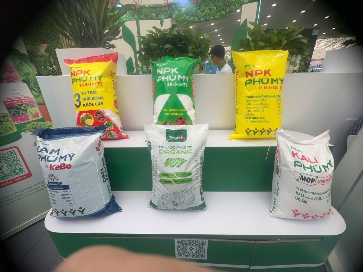 Sản phẩm mới Phú Mỹ Xanh – dung dịch xử lý khí thải động cơ diesel. Ảnh: PVFCCo. Sản phẩm mới Phú Mỹ Xanh – dung dịch xử lý khí thải động cơ diesel. Ảnh: PVFCCo.