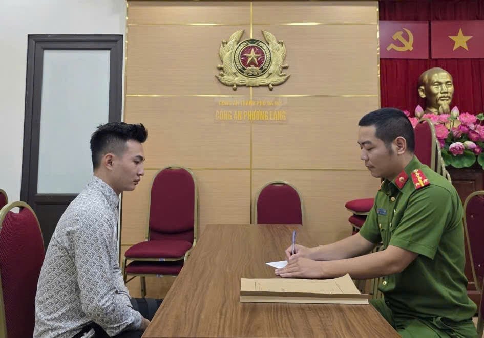 Đối tượng Khải tại cơ quan Công an. Ảnh: Công an TP Hà Nội. Đối tượng Khải tại cơ quan Công an. Ảnh: Công an TP Hà Nội.