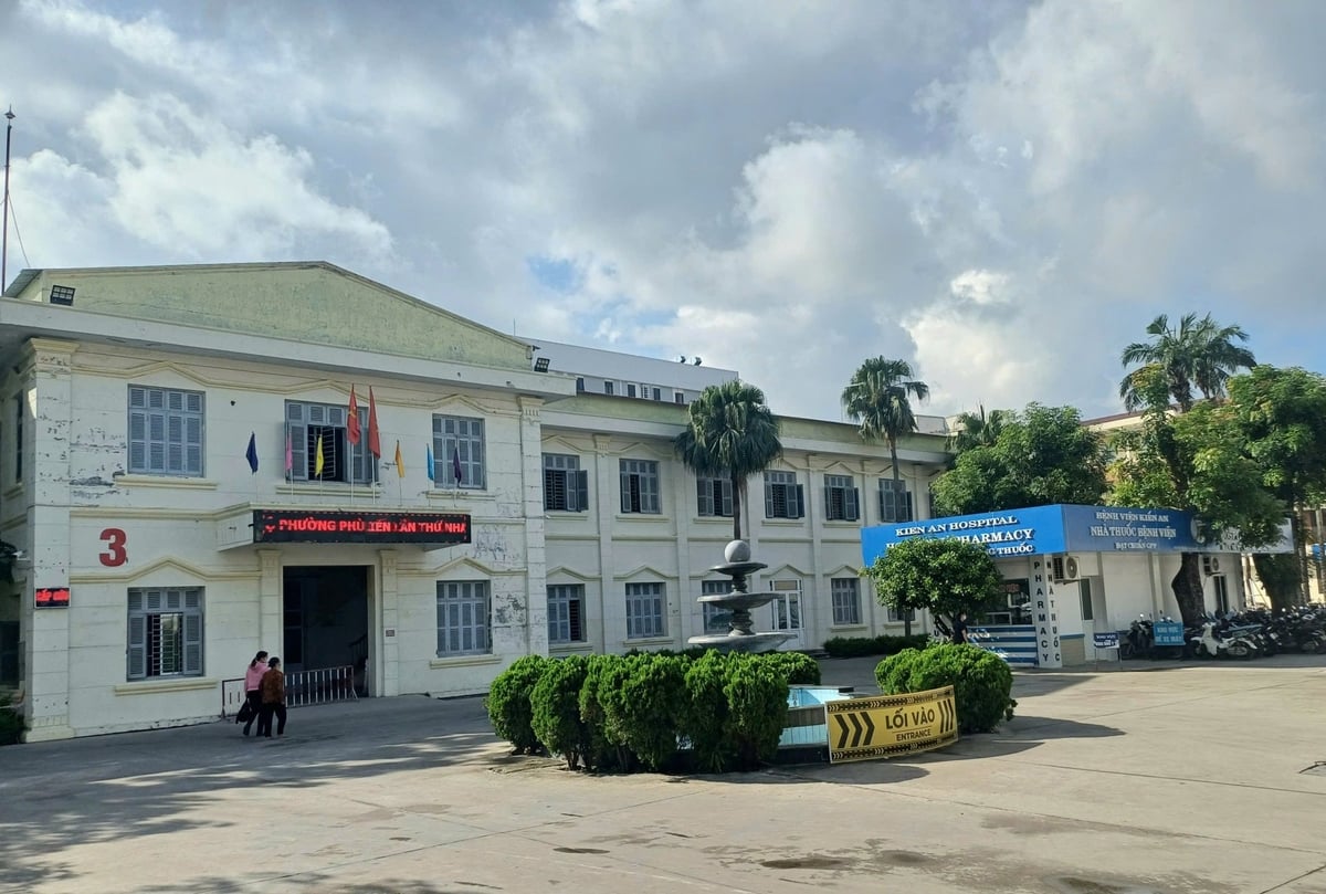 Viên chức, người lao động tại Bệnh viện Kiến An đều thực hiện nghiêm việc Luật Phòng, chống tác hại của thuốc lá. Ảnh: Hoàng Phong. Viên chức, người lao động tại Bệnh viện Kiến An đều thực hiện nghiêm việc Luật Phòng, chống tác hại của thuốc lá. Ảnh: Hoàng Phong.