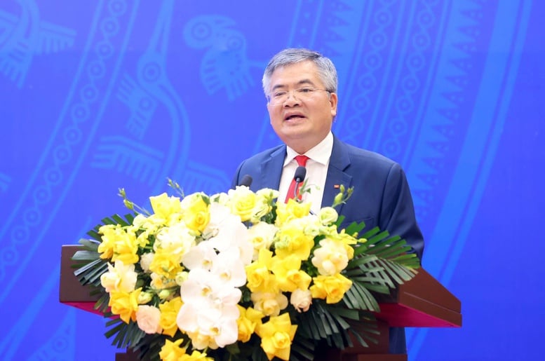 Phó Chủ nhiệm Văn phòng Chủ tịch nước Cấn Đình Tài phát biểu. Ảnh: VGP. Phó Chủ nhiệm Văn phòng Chủ tịch nước Cấn Đình Tài phát biểu. Ảnh: VGP.