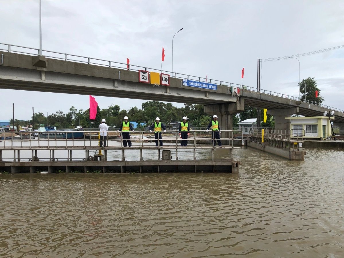 Nhờ thi công vượt tiến độ cống âu thuyền Ninh Quới và đưa vào vận hành trước thời điểm hạn mặn lịch sử năm 2019-2020 đã góp phần giảm thiểu rất lớn thiệt hại do xâm nhập mặn đối với vụ lúa đông xuân tại ĐBSCL. Nhờ thi công vượt tiến độ cống âu thuyền Ninh Quới và đưa vào vận hành trước thời điểm hạn mặn lịch sử năm 2019-2020 đã góp phần giảm thiểu rất lớn thiệt hại do xâm nhập mặn đối với vụ lúa đông xuân tại ĐBSCL.