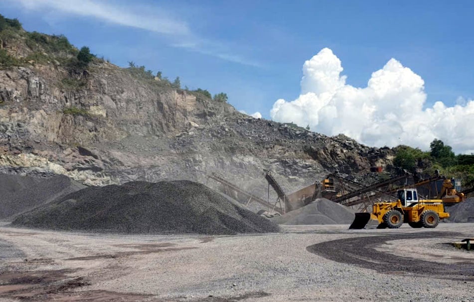 Khai thác khoáng sản trên địa bàn tỉnh Khánh Hòa. Ảnh: KS. Khai thác khoáng sản trên địa bàn tỉnh Khánh Hòa. Ảnh: KS.