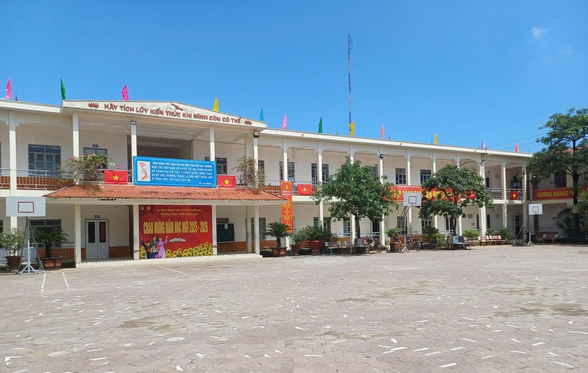 Các trường học đồng tình, ủng hộ với việc phòng, chống tác hại của thuốc lá để đảm bảo sức khoẻ cho học sinh. Ảnh: Hoàng Phong. Các trường học đồng tình, ủng hộ với việc phòng, chống tác hại của thuốc lá để đảm bảo sức khoẻ cho học sinh. Ảnh: Hoàng Phong.