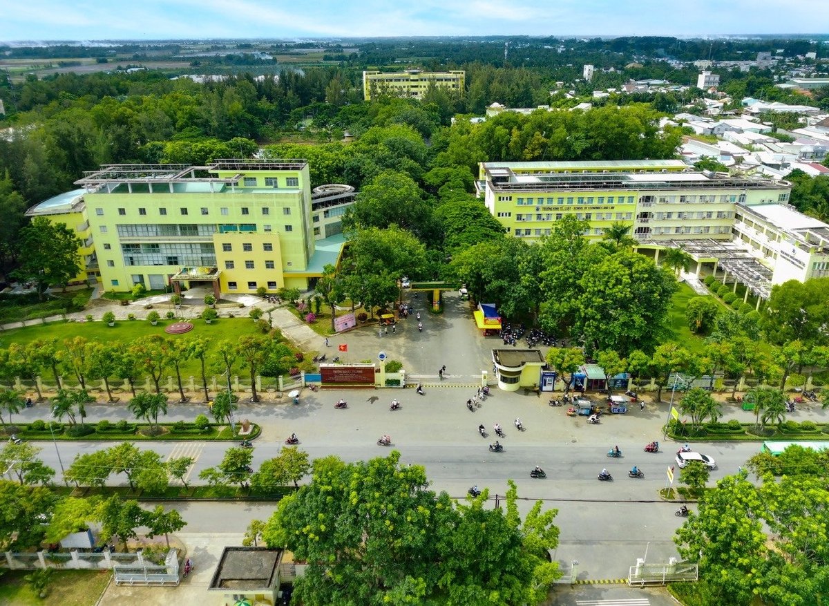 Nhiều năm liền Trường ĐH Trà Vinh lọt vào Top 200 đại học xanh và phát triển bền vững theo UI GreenMetric Ranking. Ảnh: Minh Đảm. Nhiều năm liền Trường ĐH Trà Vinh lọt vào Top 200 đại học xanh và phát triển bền vững theo UI GreenMetric Ranking. Ảnh: Minh Đảm.