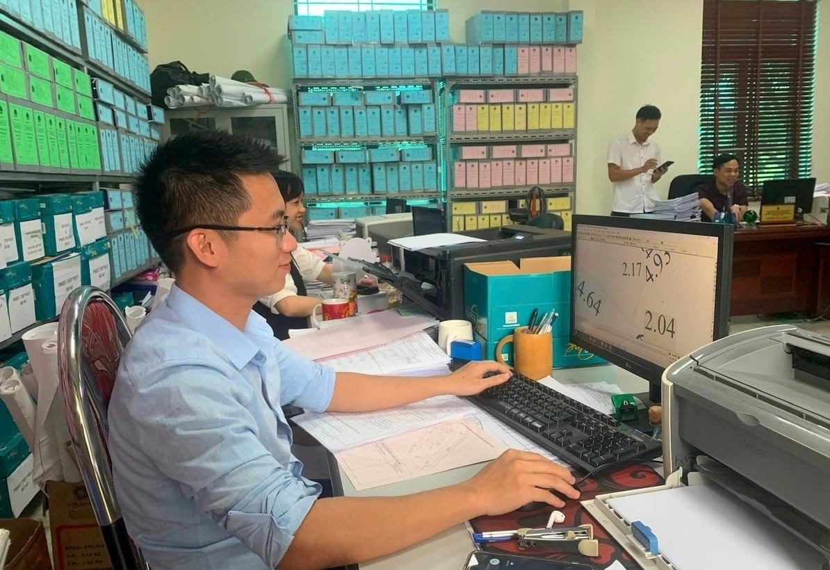 Tính đến trước 1/7/2025, đã có 495/696 huyện hoàn thành cơ sở dữ liệu địa chính, quản lý gần 50 triệu thửa đất. Ảnh: HY. Tính đến trước 1/7/2025, đã có 495/696 huyện hoàn thành cơ sở dữ liệu địa chính, quản lý gần 50 triệu thửa đất. Ảnh: HY.
