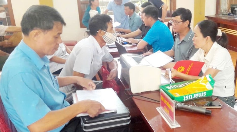 Trong 46 thủ tục hành chính được công bố có 32 thủ tục hành chính cấp tỉnh, 14 thủ tục hành chính cấp xã. Ảnh: Hữu Tình. Trong 46 thủ tục hành chính được công bố có 32 thủ tục hành chính cấp tỉnh, 14 thủ tục hành chính cấp xã. Ảnh: Hữu Tình.