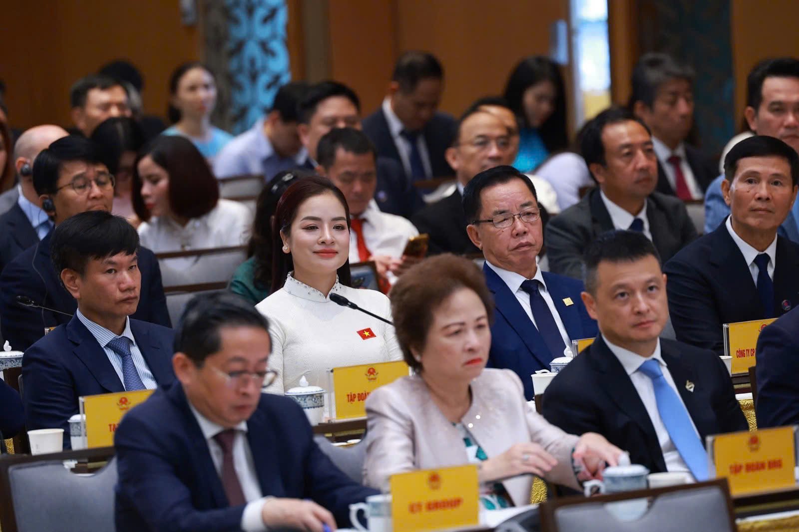 Đại diện các doanh nghiệp, trong đó có lãnh đạo của ThaiBinh Seed tham dự Hội nghị gặp mặt doanh nghiệp với chủ đề: '80 năm doanh nghiệp đồng hành cùng đất nước'. Ảnh: VGP/Nhật Bắc. Đại diện các doanh nghiệp, trong đó có lãnh đạo của ThaiBinh Seed tham dự Hội nghị gặp mặt doanh nghiệp với chủ đề: '80 năm doanh nghiệp đồng hành cùng đất nước'. Ảnh: VGP/Nhật Bắc.